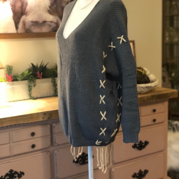 🔹1 Small Left 🔹Lace Up Pull Over Sweater - Picture 2 of 7